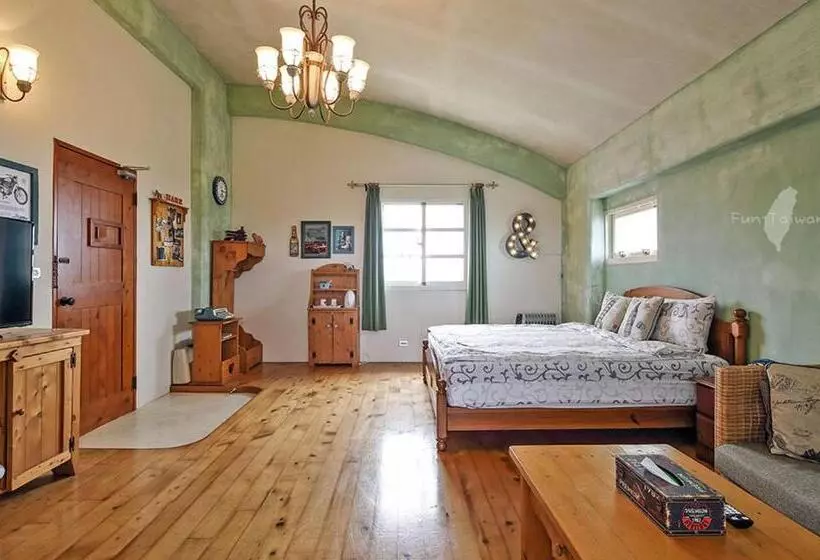 تختخواب و صبحانه Remis Villa