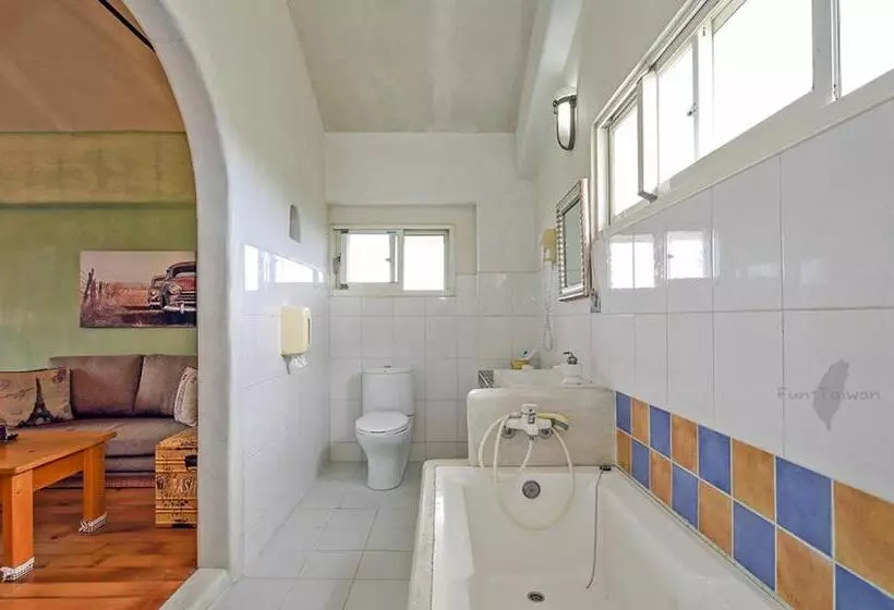 تختخواب و صبحانه Remis Villa