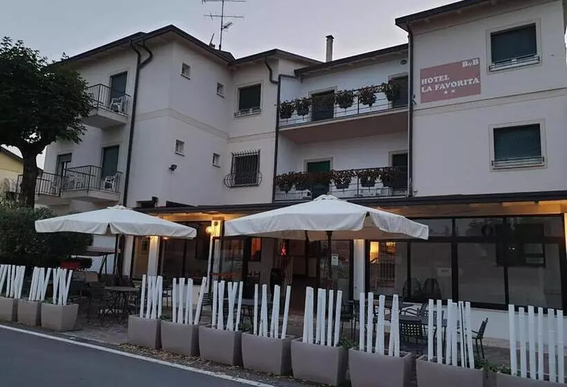 ホテル La Favorita