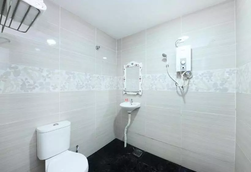 ホテル Oyo 1157 Pd