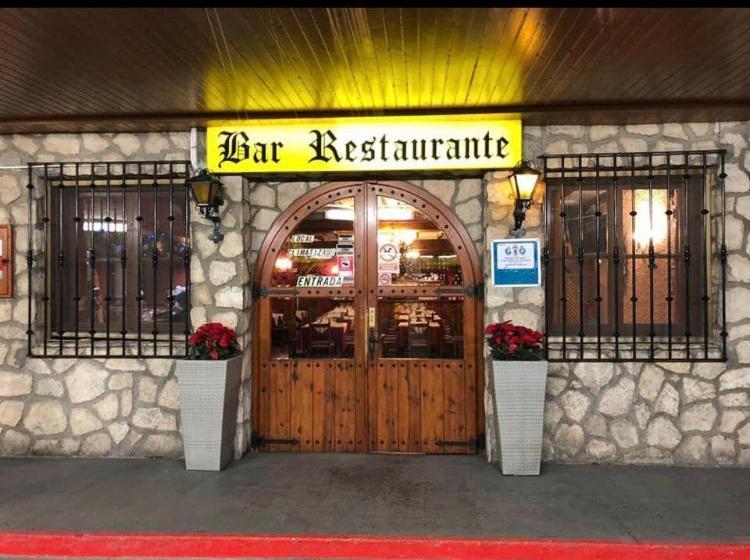 ペンション Hostal La Parrilla Monegros Ii