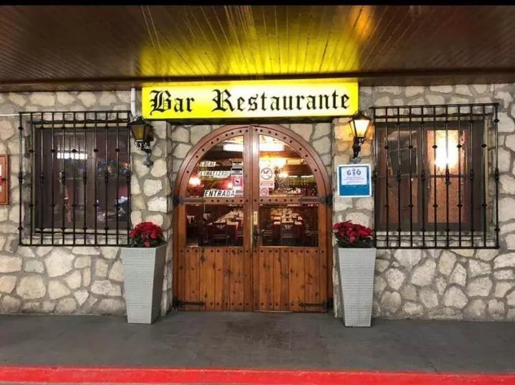 ペンション Hostal La Parrilla Monegros Ii