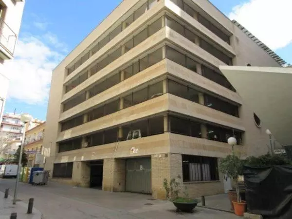 Breeze Aparthotel By Parrot`s House