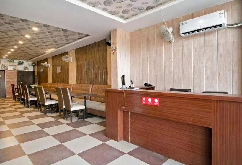 هتل Oyo 37441 Crown Resorts