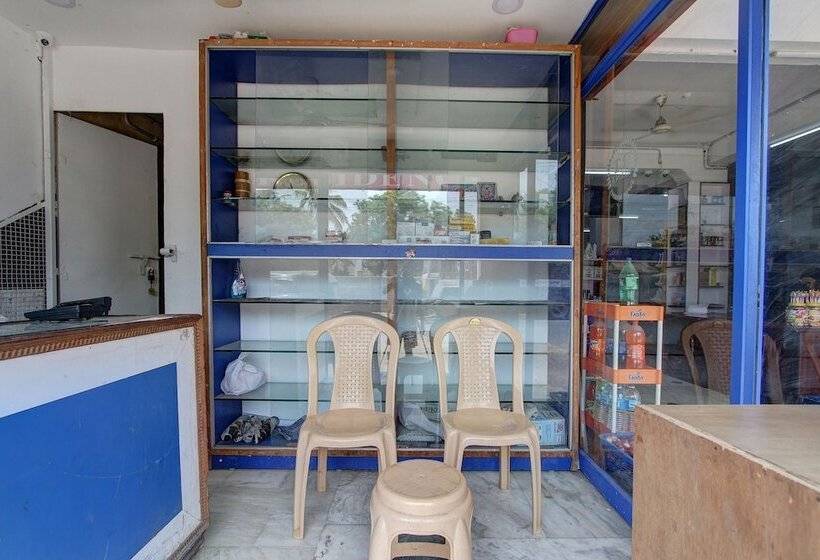 Hotel Oyo 38664 Rt Residency