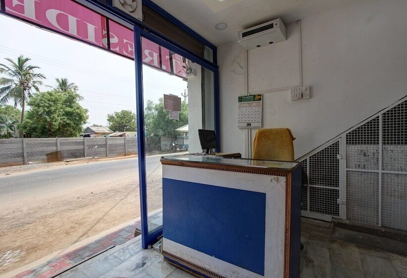 Hotel Oyo 38664 Rt Residency