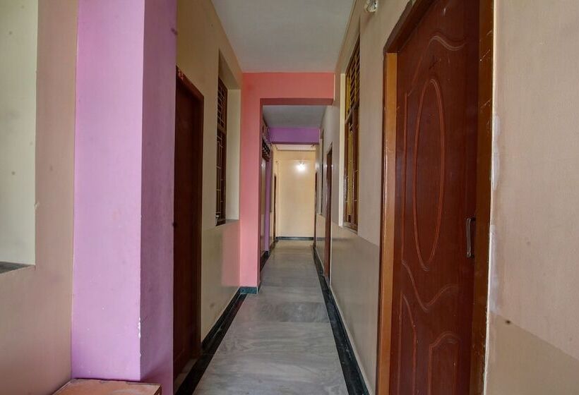 Hotel Oyo 38664 Rt Residency