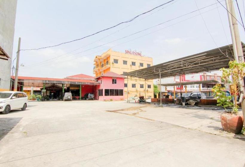 Отель Sing A Song