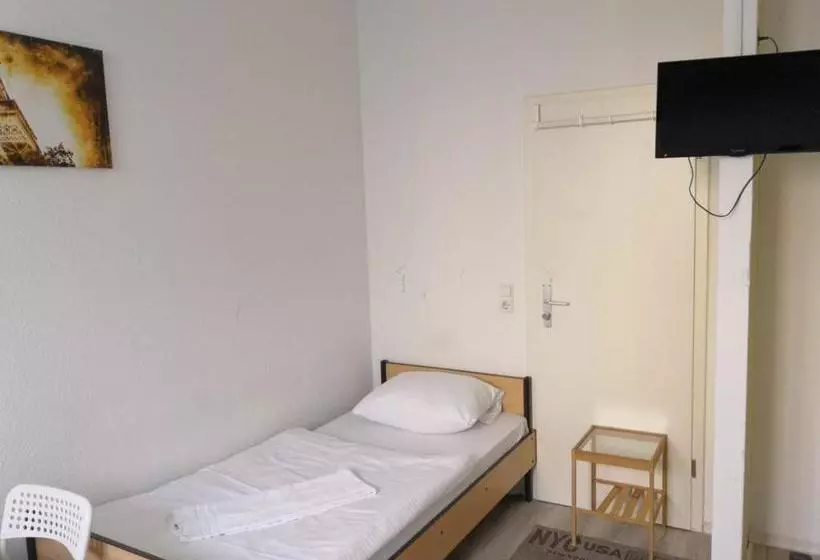 ペンション Monteurzimmer Zentrum