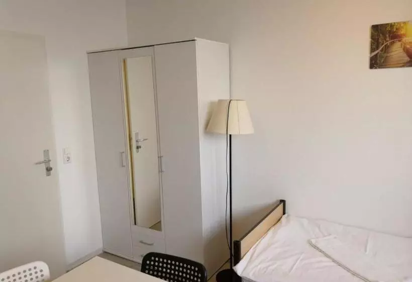 ペンション Monteurzimmer Zentrum