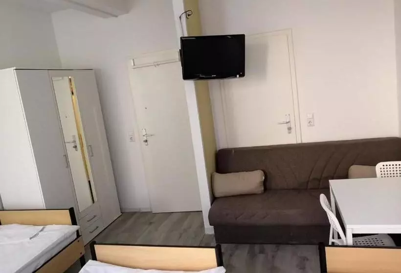 ペンション Monteurzimmer Zentrum