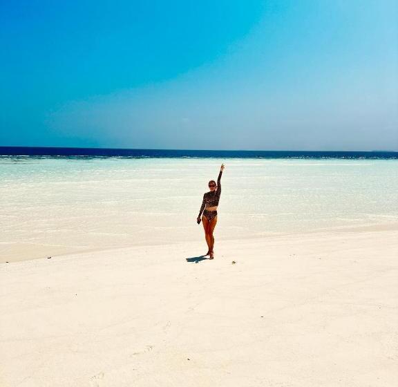 Szálloda Hudhuvelimaldives