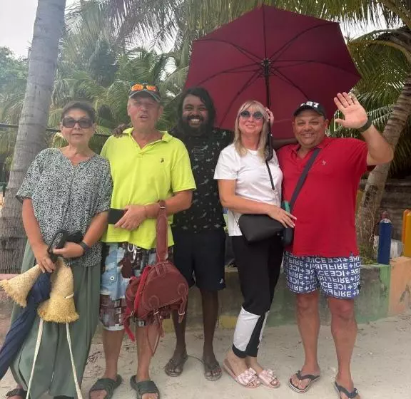 هتل Hudhuvelimaldives