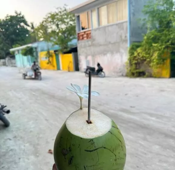 هتل Hudhuvelimaldives