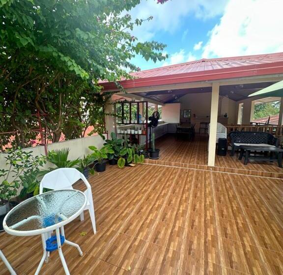 Szálloda Hudhuvelimaldives