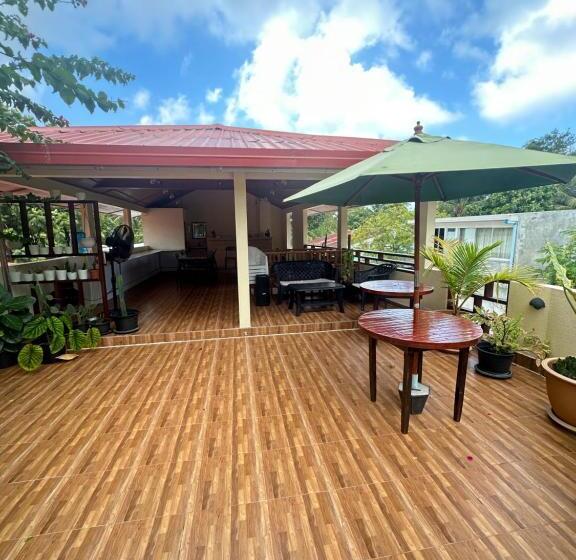 Szálloda Hudhuvelimaldives