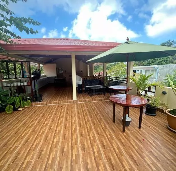 هتل Hudhuvelimaldives