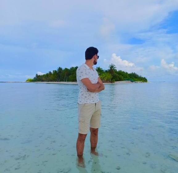 Szálloda Hudhuvelimaldives