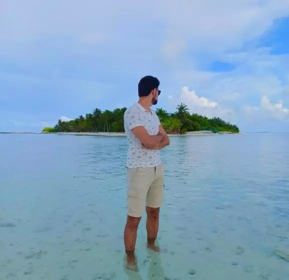 هتل Hudhuvelimaldives