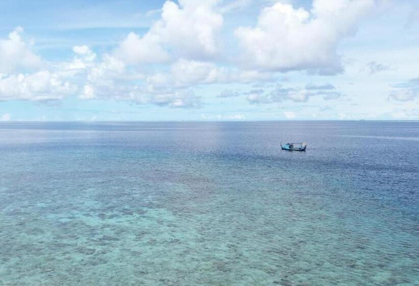 Szálloda Hudhuvelimaldives