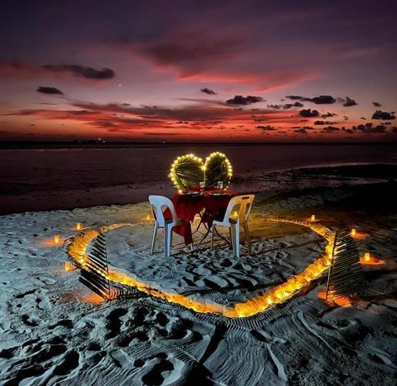 Szálloda Hudhuvelimaldives