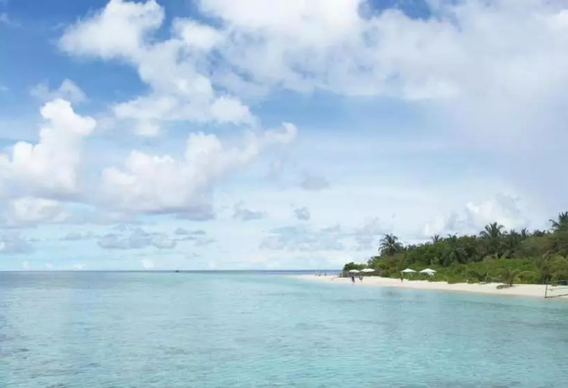 هتل Hudhuvelimaldives
