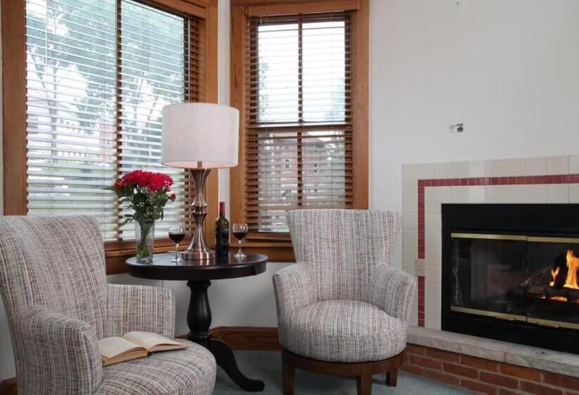 مبيت وإفطار Riverboat Suites