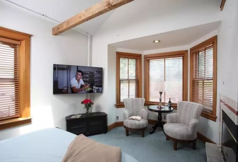 Aamiaismajoitus (B&B) Riverboat Suites