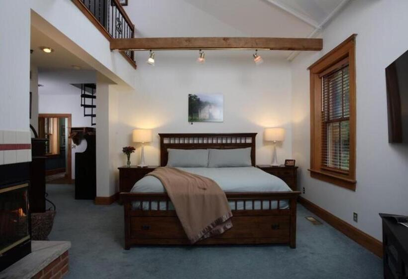 مبيت وإفطار Riverboat Suites