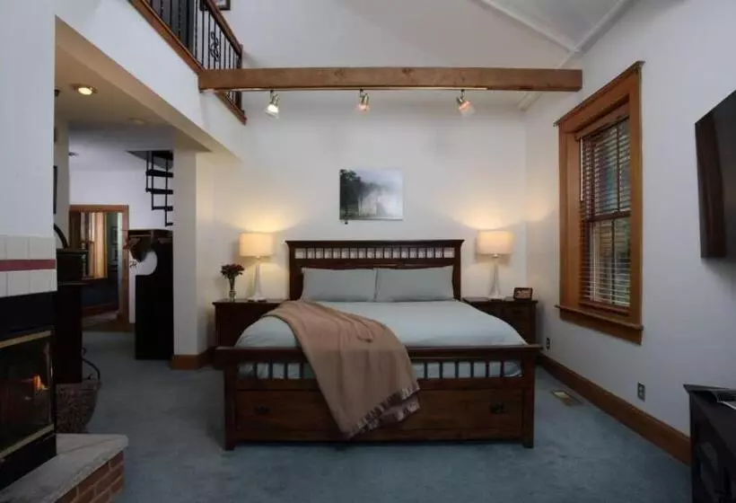 Aamiaismajoitus (B&B) Riverboat Suites