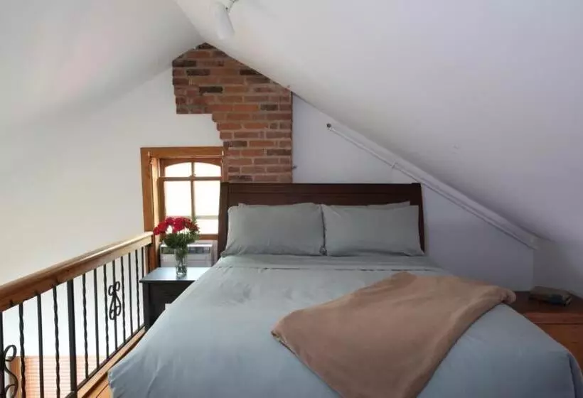 Aamiaismajoitus (B&B) Riverboat Suites