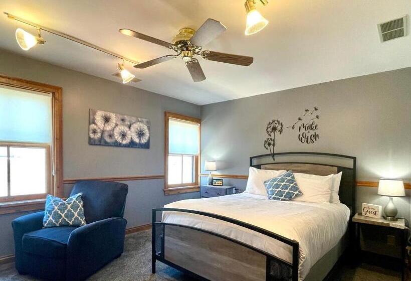 مبيت وإفطار Riverboat Suites