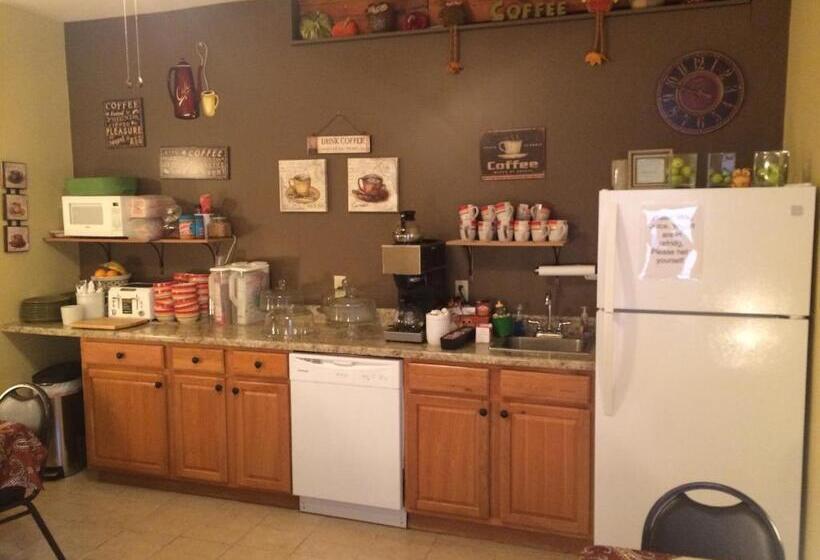 مبيت وإفطار Riverboat Suites