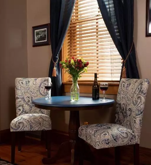 Aamiaismajoitus (B&B) Riverboat Suites