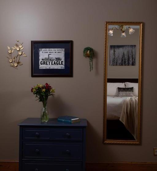 مبيت وإفطار Riverboat Suites