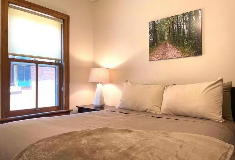 Aamiaismajoitus (B&B) Riverboat Suites