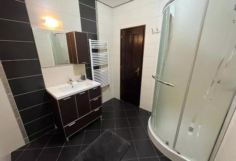 Pensiunea Miorița Putna