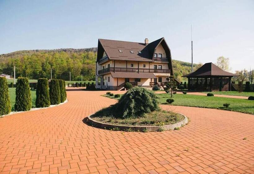 Pensiunea Miorița Putna