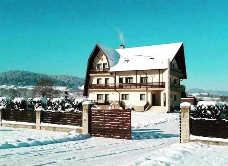 Pensiunea Miorița Putna