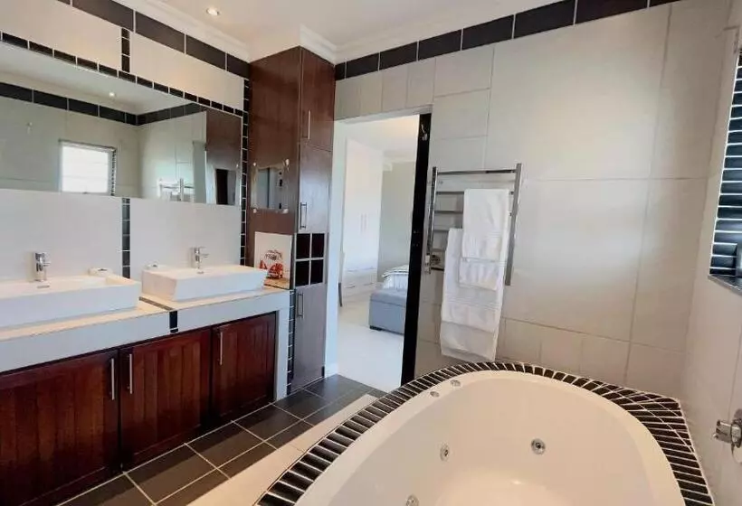 تختخواب و صبحانه Niche Guesthouse