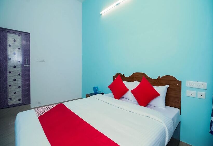 Отель O Royal King