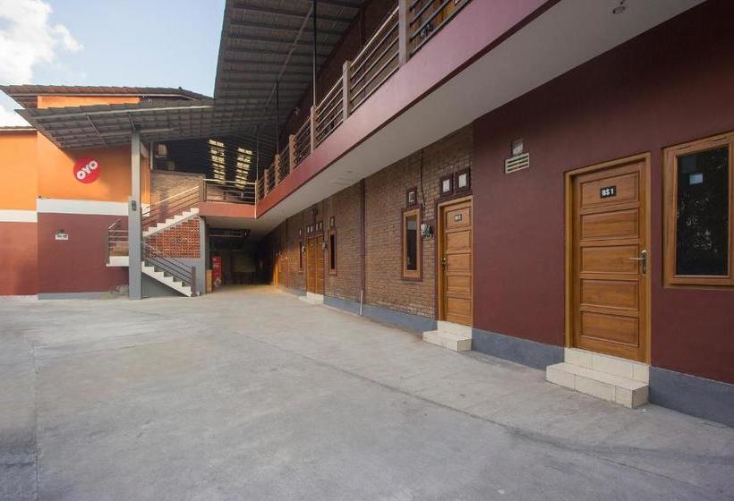 فندق Oyo 952 Annisa Syariah Residence