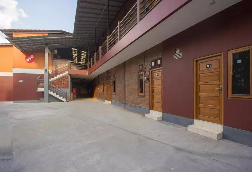 هتل Oyo 952 Annisa Syariah Residence