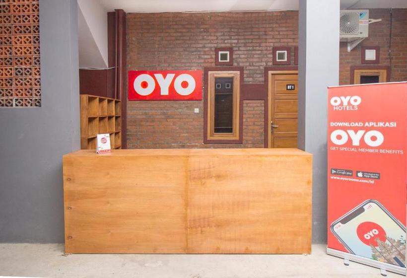 فندق Oyo 952 Annisa Syariah Residence