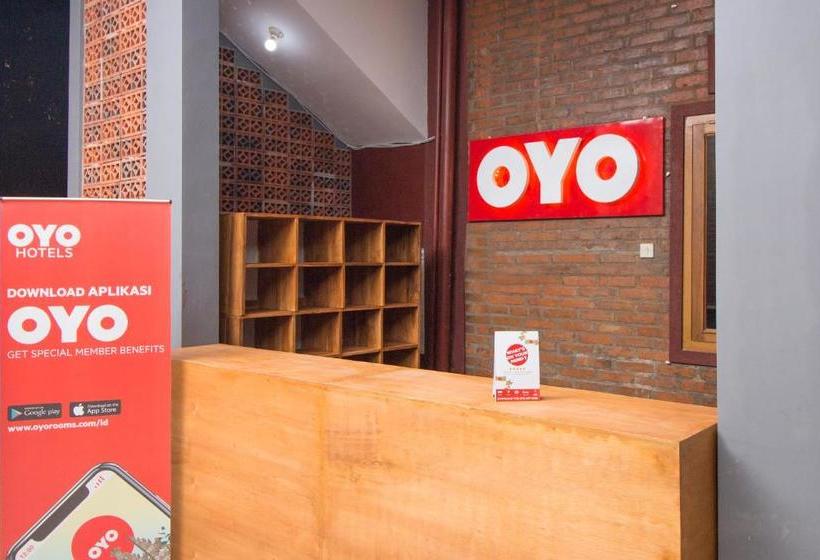 فندق Oyo 952 Annisa Syariah Residence