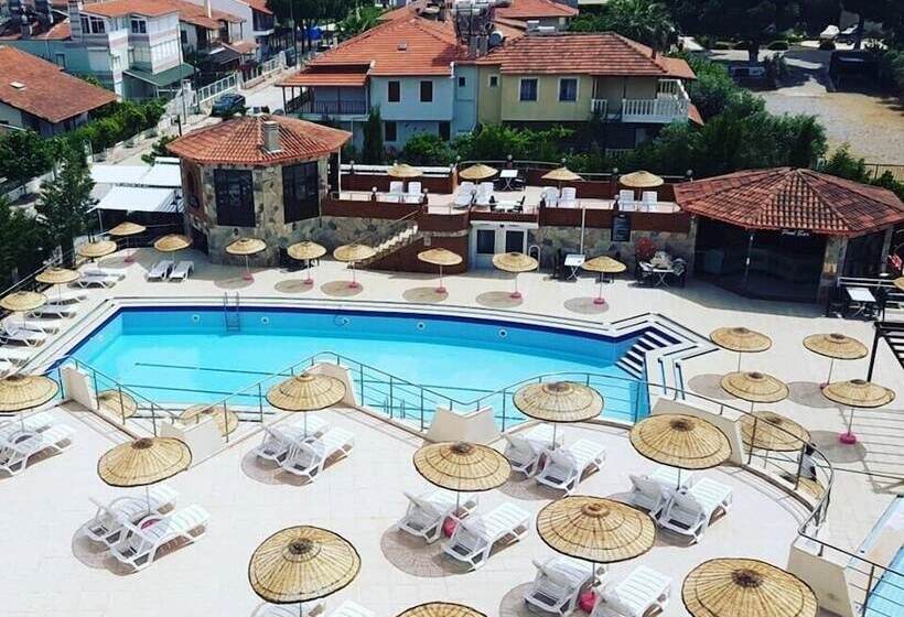 هتل Royal Nas Resort