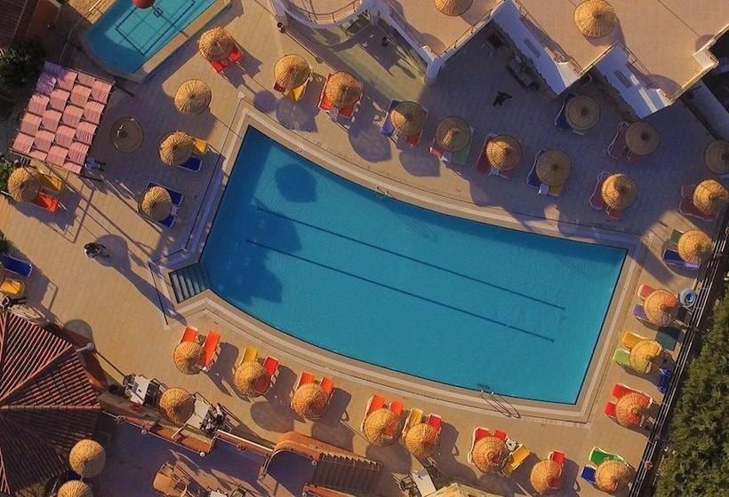 هتل Royal Nas Resort