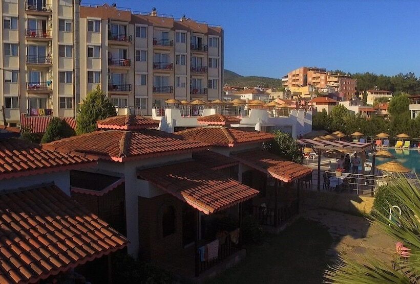 هتل Royal Nas Resort