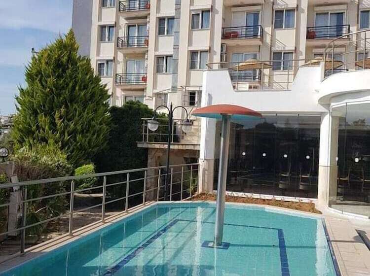 هتل Royal Nas Resort