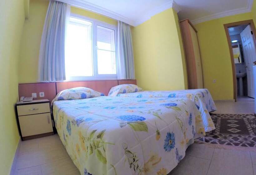 هتل Royal Nas Resort